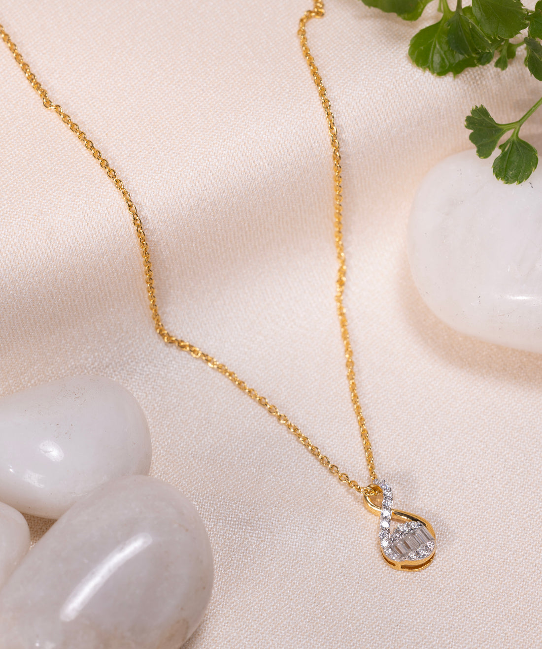 Serenique Twist Necklace