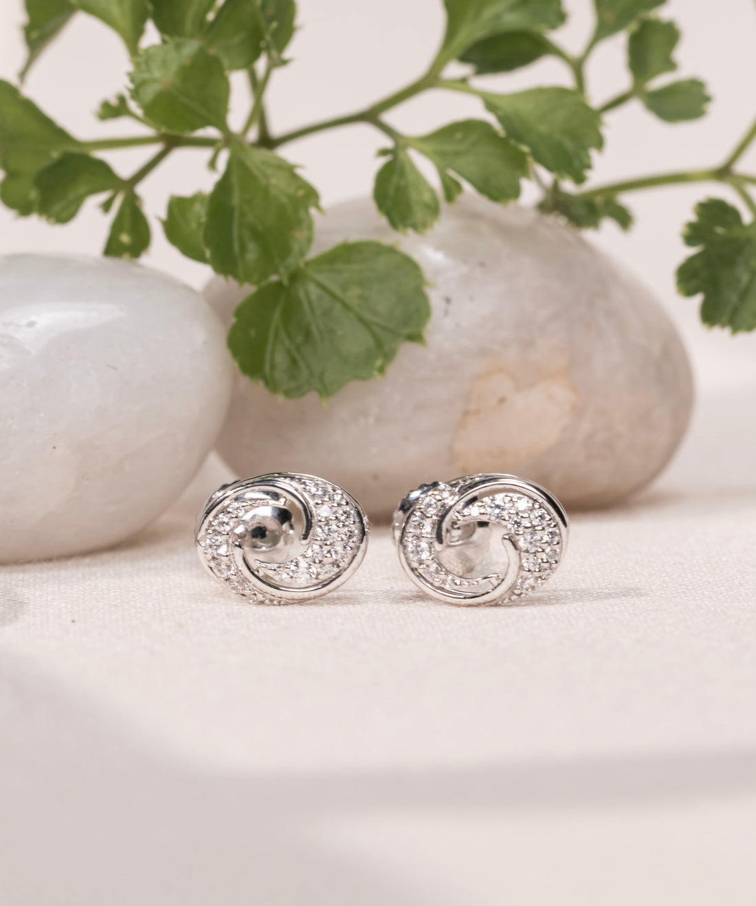 Pave Twisted Knot Stud