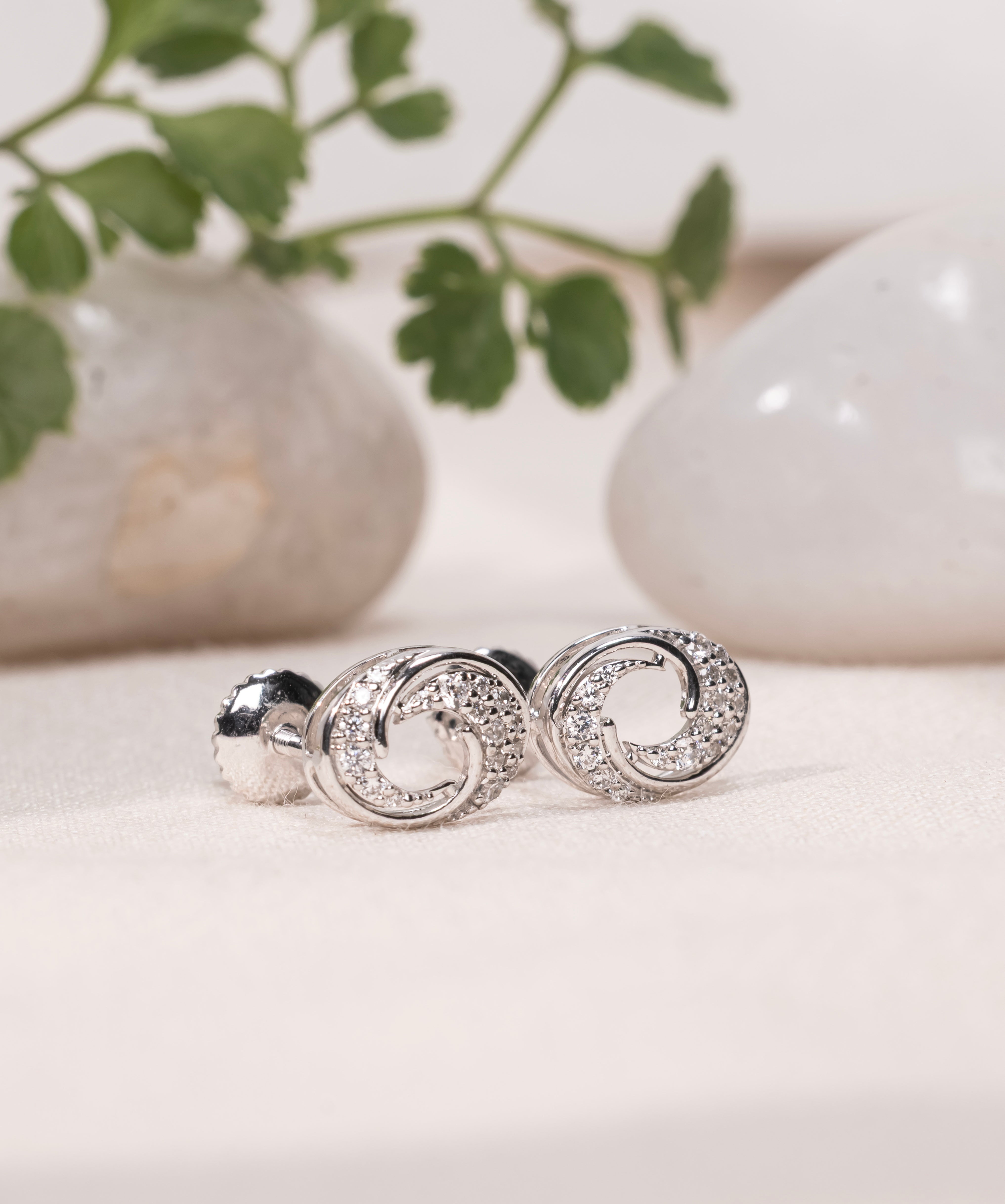 Pave Twisted Knot Stud