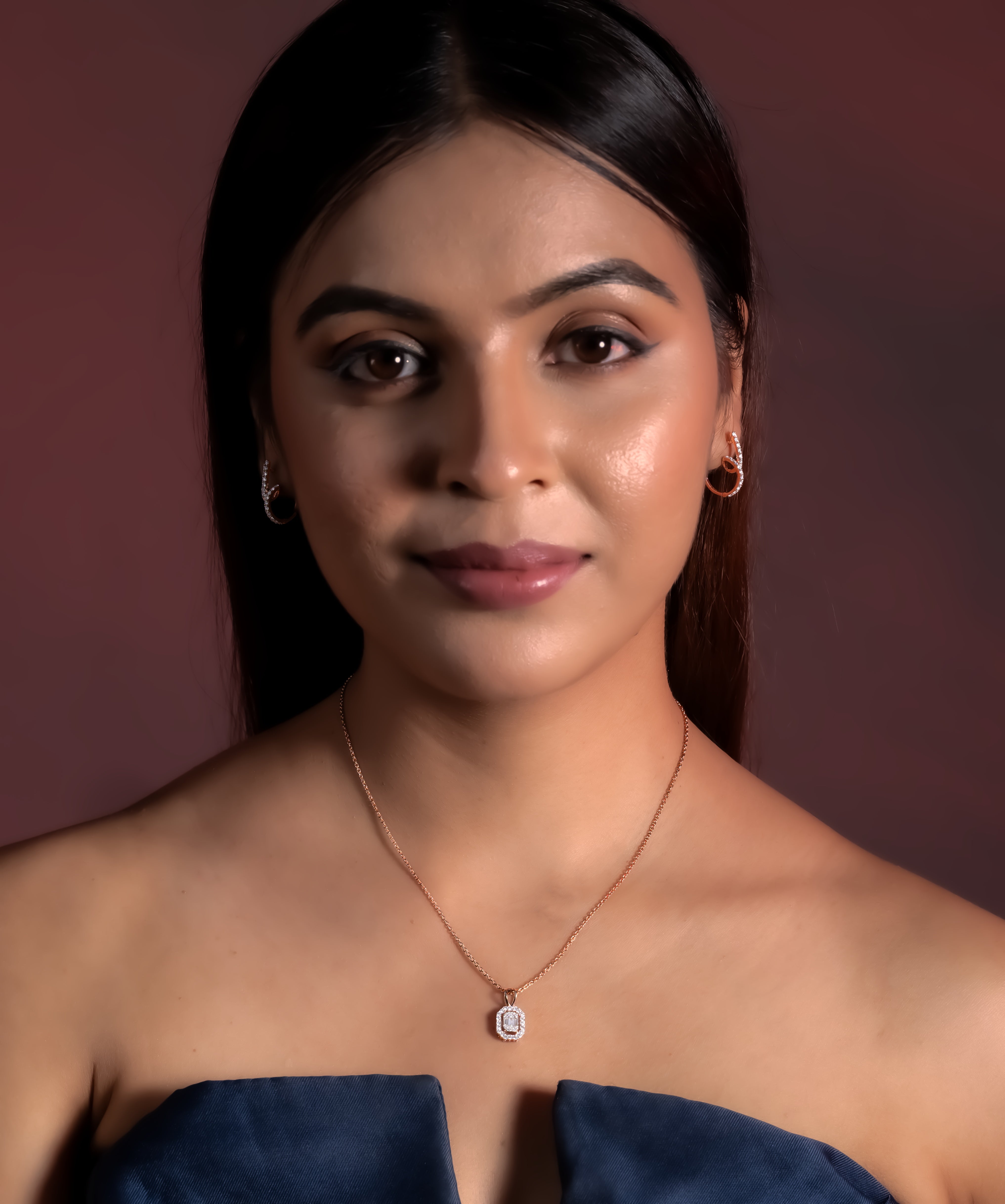 Octavira Halo Necklace