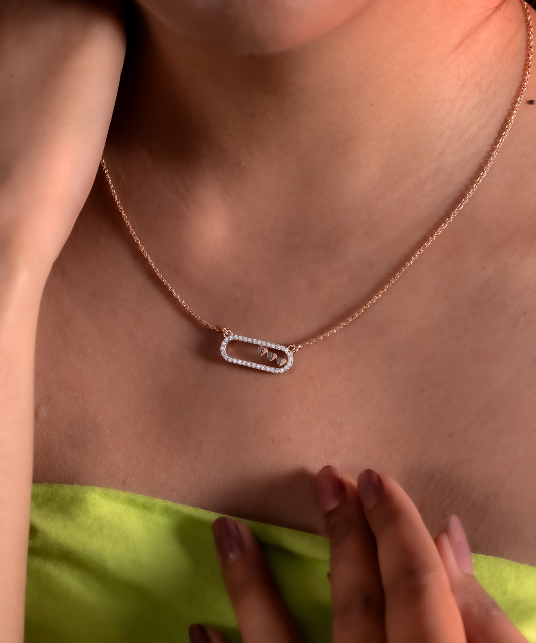 Loventra Hearts Bar Necklace